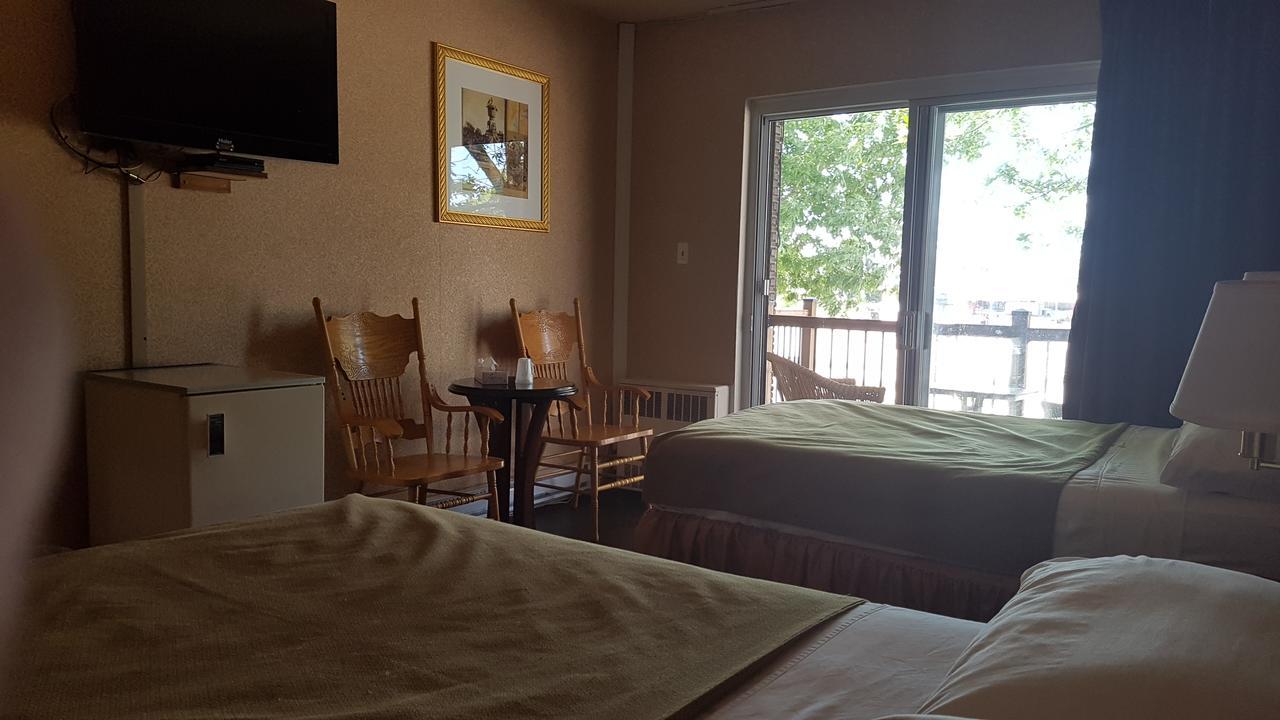 Chomedey Inn Laval Exterior foto